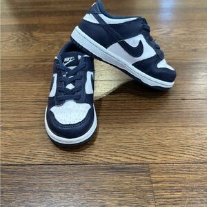 Nike Kids Navy and White Low-Top Sneakers